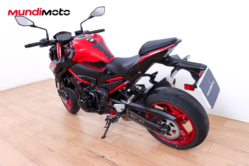 Motorbike image 6