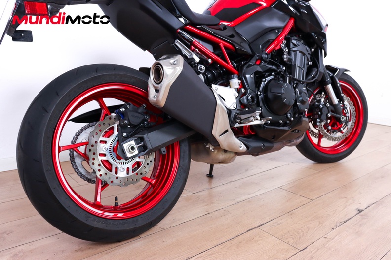 Motorbike image 3
