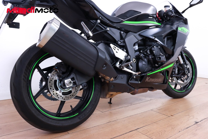 Motorbike image 3