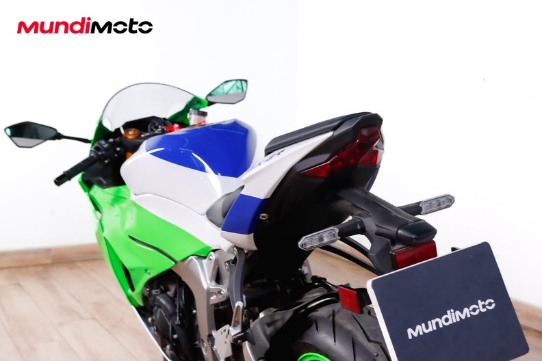 Motorbike image 9