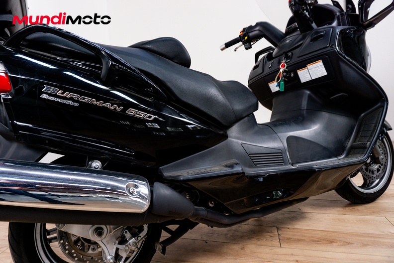 Motorbike image 3