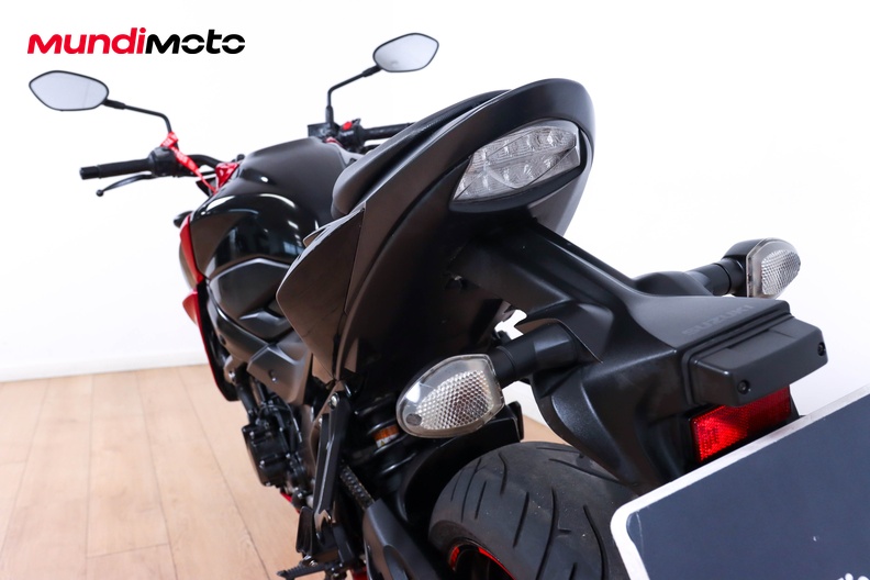Motorbike image 9