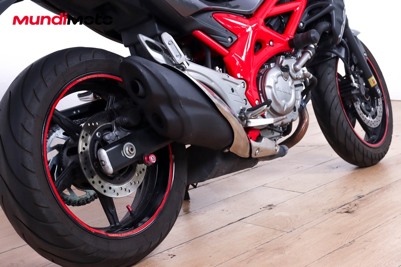 Motorbike image 3