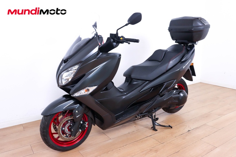 Motorbike image 7