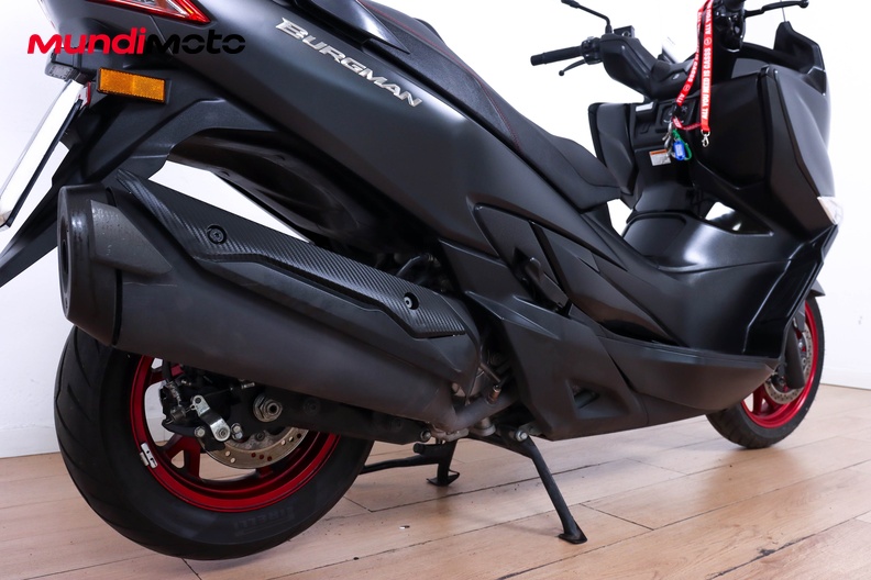 Motorbike image 3