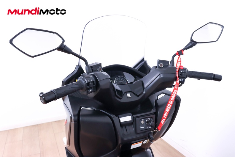 Motorbike image 10