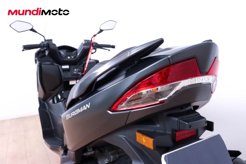 Motorbike image 9