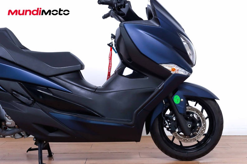 Motorbike image 12