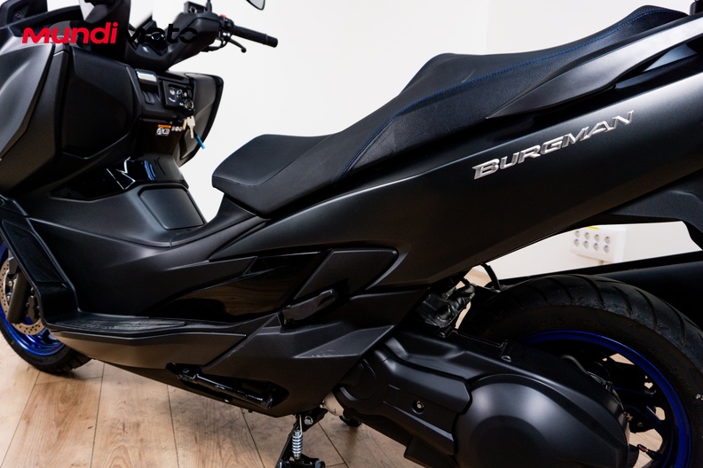 Motorbike image 8