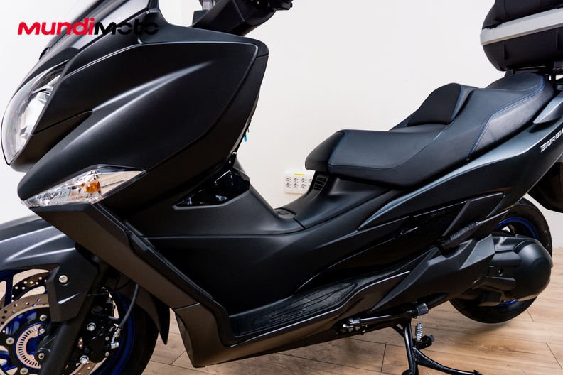 Motorbike image 9