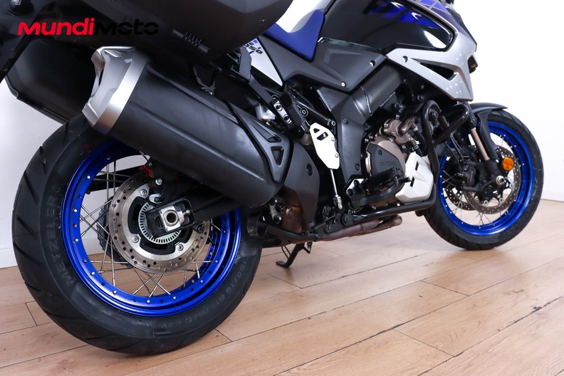 Motorbike image 3