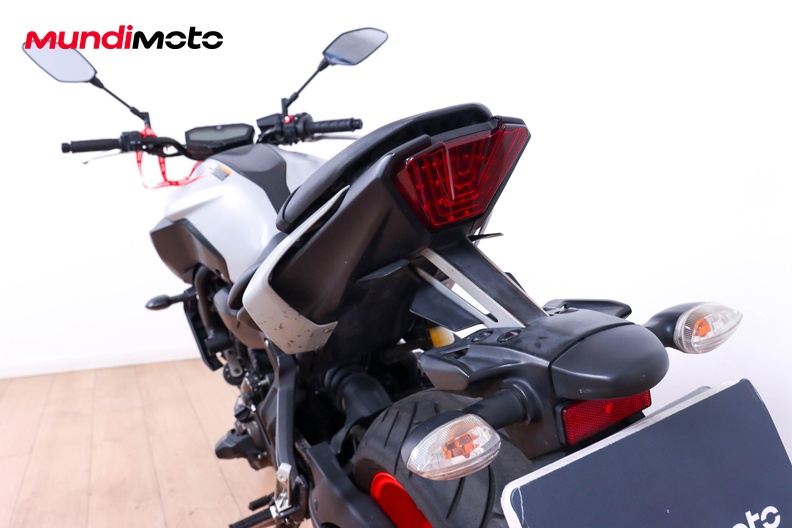 Motorbike image 9