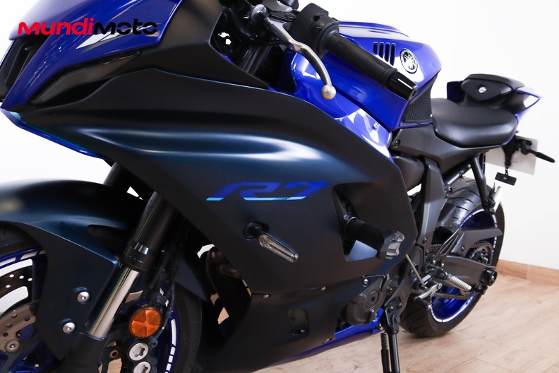 Motorbike image 8