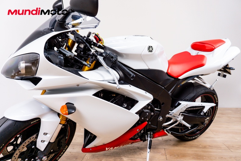 Motorbike image 9