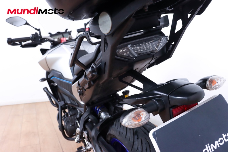 Motorbike image 9