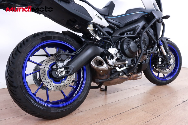 Motorbike image 3