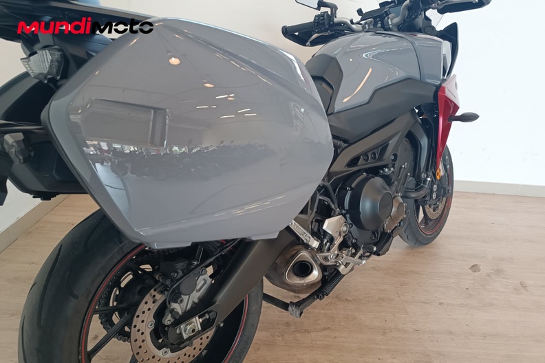 Motorbike image 3
