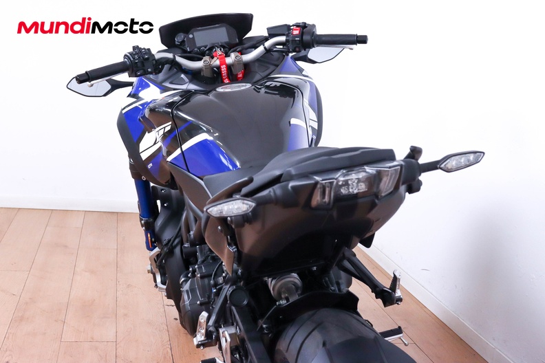 Motorbike image 9