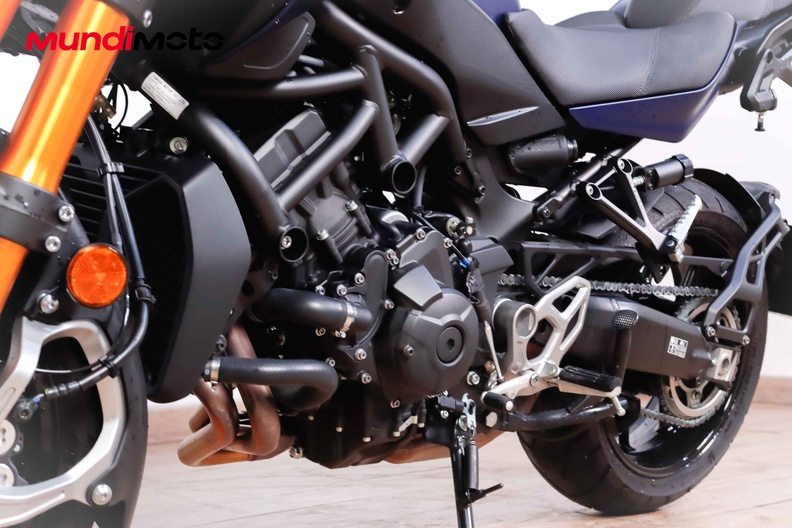 Motorbike image 8
