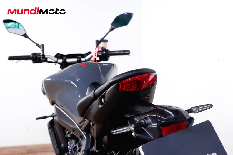 Motorbike image 9