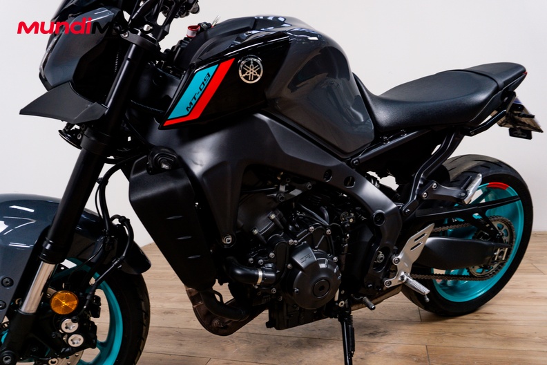 Motorbike image 9