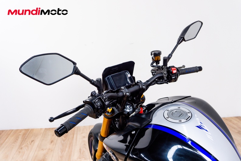 Motorbike image 10