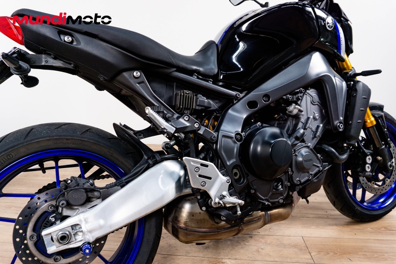 Motorbike image 3