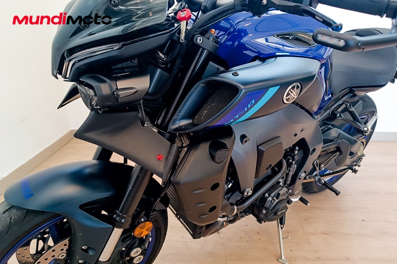 Motorbike image 9