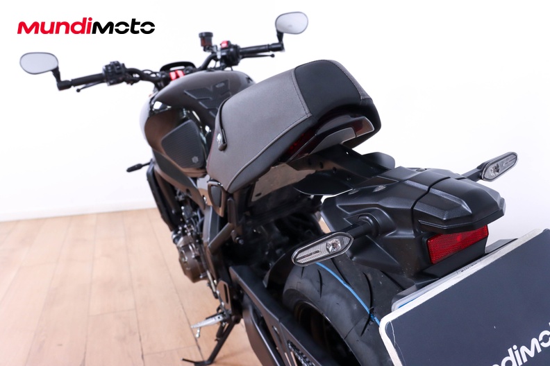 Motorbike image 9