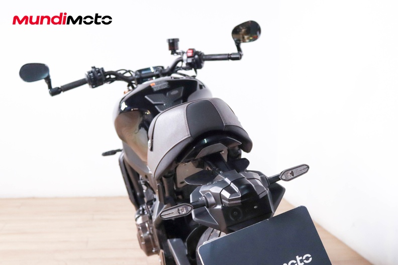 Motorbike image 9