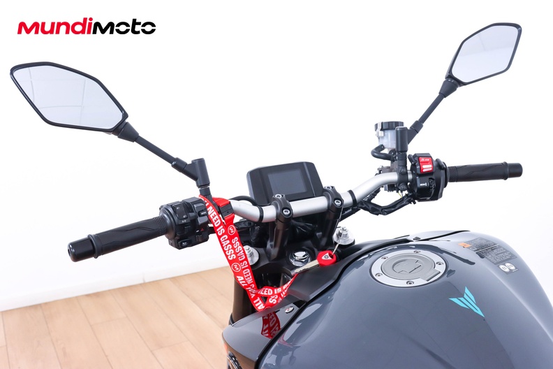 Motorbike image 10