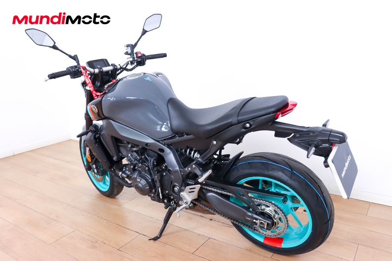 Motorbike image 6