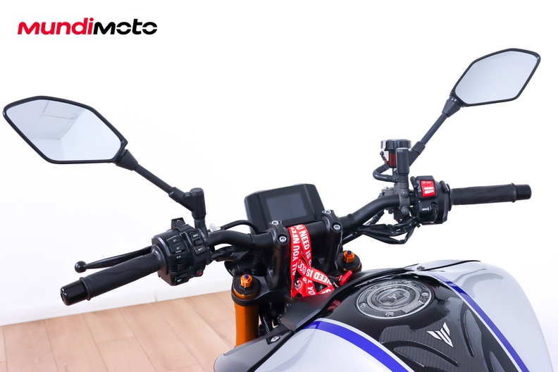 Motorbike image 10