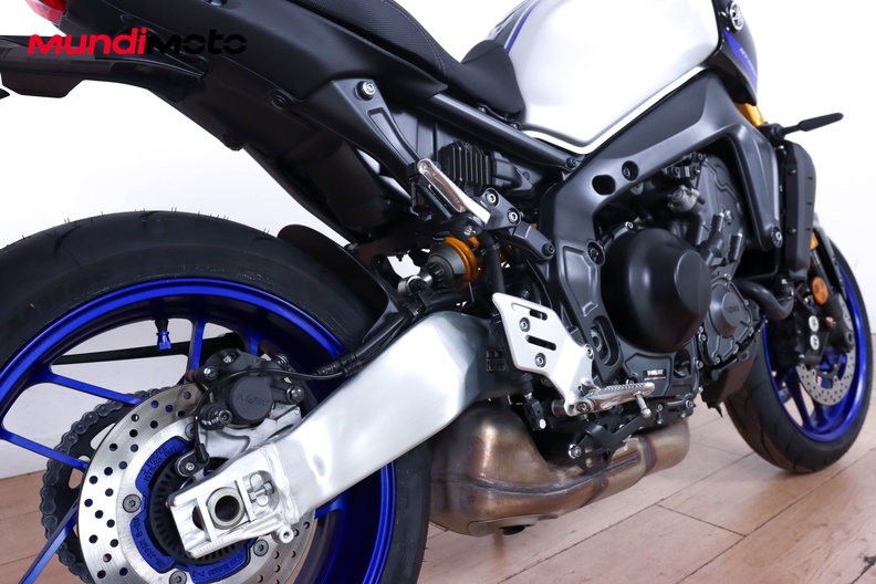 Motorbike image 3