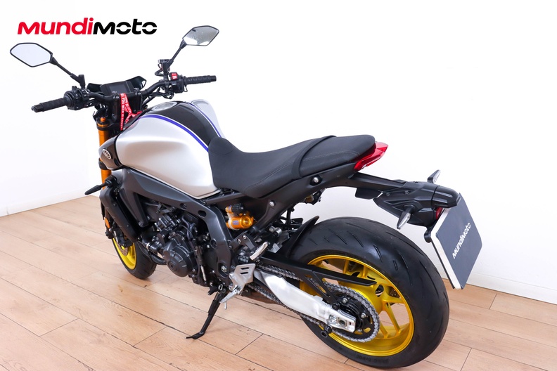 Motorbike image 6