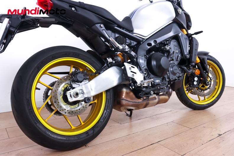 Motorbike image 3