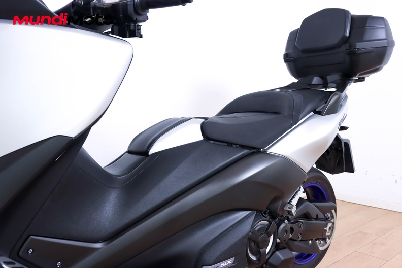 Motorbike image 8