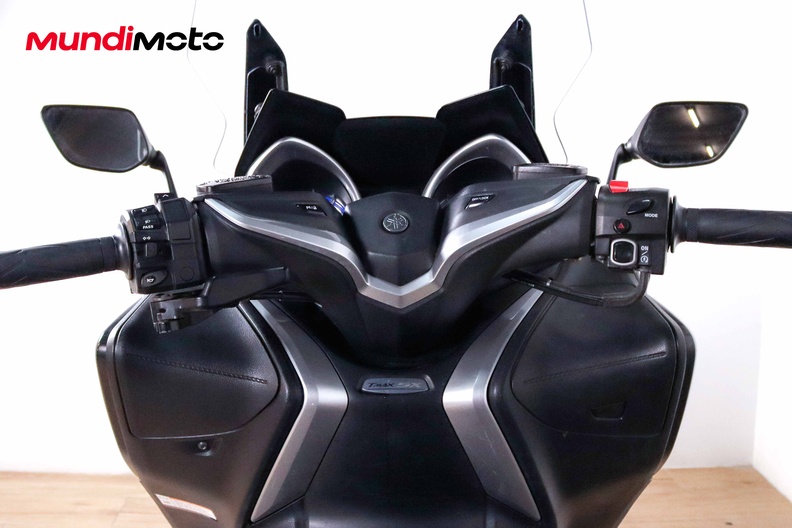 Motorbike image 10