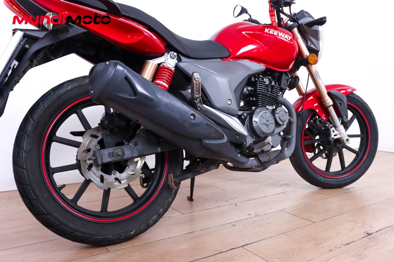 Motorbike image 3