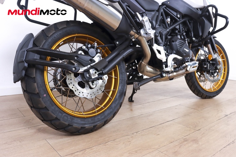 Motorbike image 3