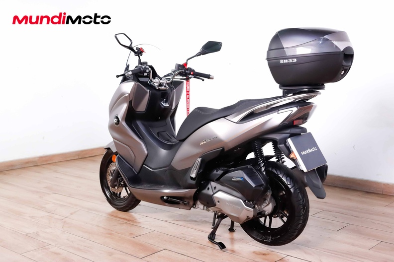 Motorbike image 6
