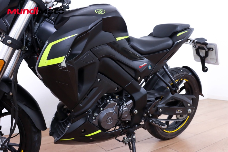Motorbike image 8