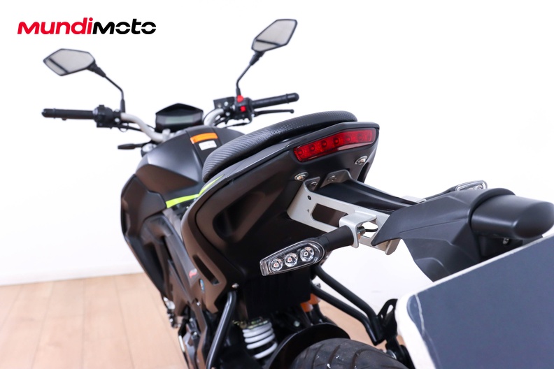 Motorbike image 9