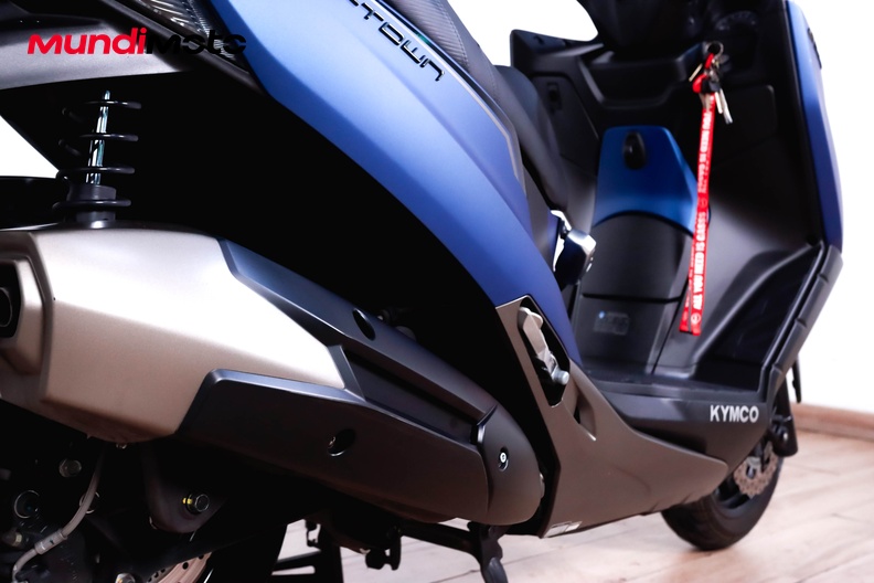 Motorbike image 3