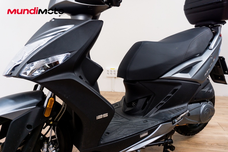 Motorbike image 9