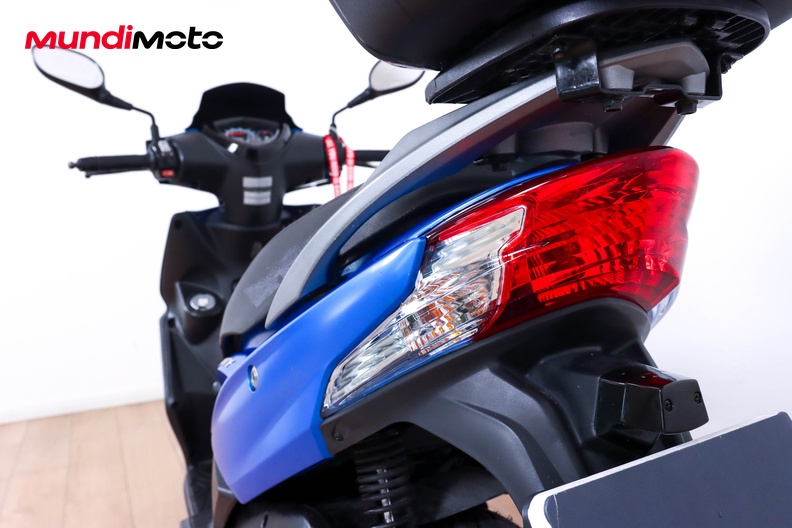 Motorbike image 9
