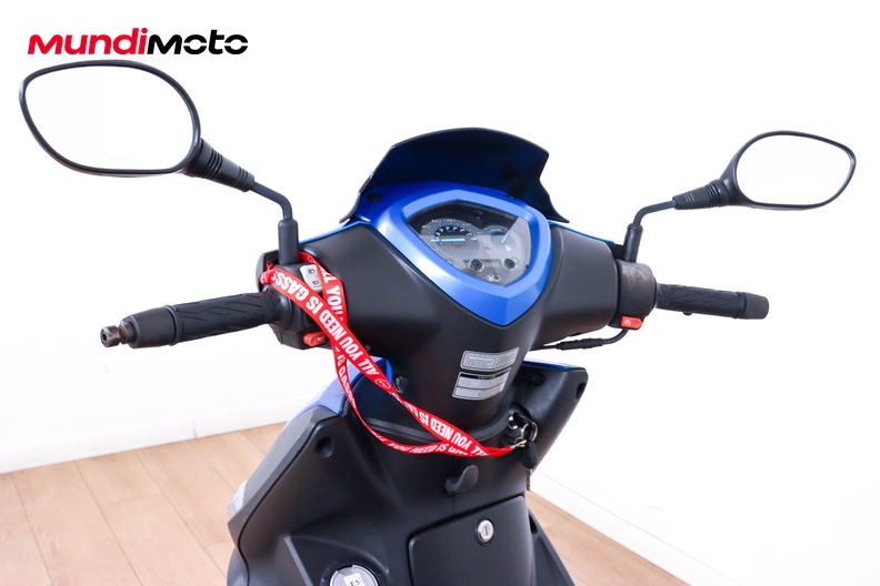 Motorbike image 10