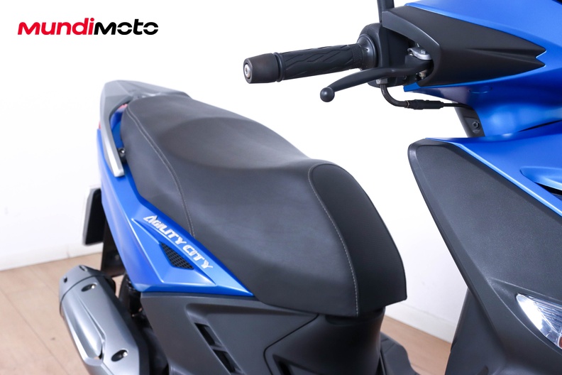 Motorbike image 12
