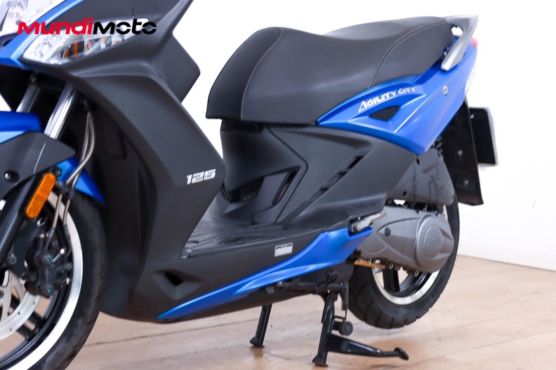 Motorbike image 8