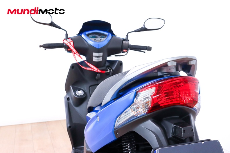 Motorbike image 9